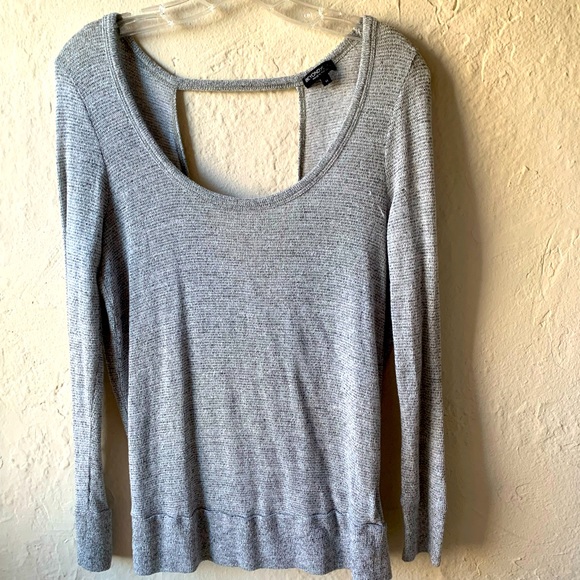 Beyond Yoga Open Back Lightweight Sweater - Picture 2 of 7